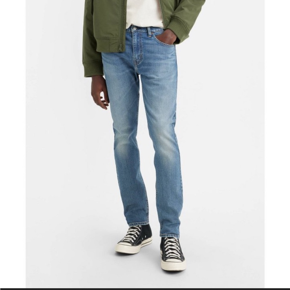 NWT Levi's Blue Slim Taper Fit Jeans size 28x30